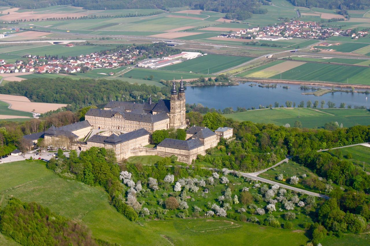 Hotel Garni Vierjahreszeiten Bad Staffelstein Exterior foto